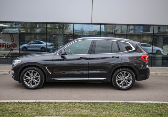Подержанный автомобиль BMW X3 2020 года (7 фото)