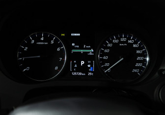 Подержанный автомобиль Mitsubishi Outlander 2017 года (12 фото)