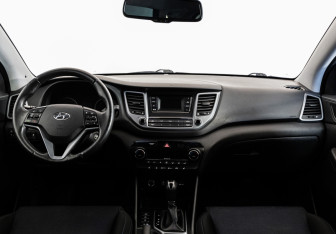 Подержанный автомобиль Hyundai Tucson 2016 года (10 фото)