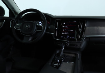 Подержанный автомобиль Volvo S90 2021 года (11 фото)