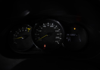 Подержанный автомобиль Renault Fluence 2012 года (12 фото)
