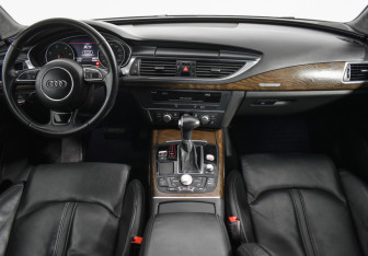 Подержанный автомобиль Audi A7 2013 года (13 фото)