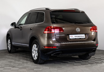 Подержанный автомобиль Volkswagen Touareg 2013 года (7 фото)
