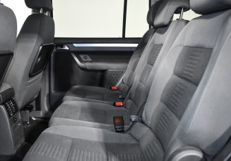Подержанный автомобиль Volkswagen Touran 2007 года (12 фото)