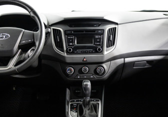 Подержанный автомобиль Hyundai Creta 2019 года (14 фото)