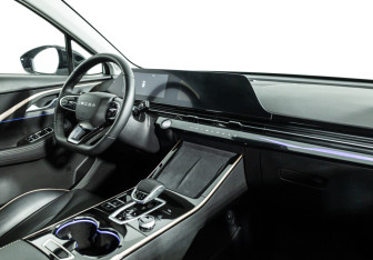 Подержанный автомобиль Omoda C5 2023 года (9 фото)