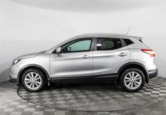 Подержанный автомобиль Nissan Qashqai 2014 года (8 фото)