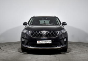 Подержанный автомобиль Kia Sorento 2018 года (2 фото)