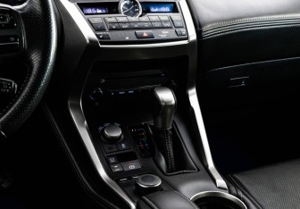 Подержанный автомобиль Lexus NX 2015 года (15 фото)