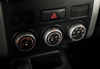 Подержанный автомобиль Nissan X-Trail 2014 года (15 фото)