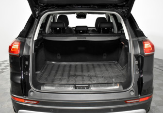 Подержанный автомобиль Geely Atlas Pro 2023 года (23 фото)