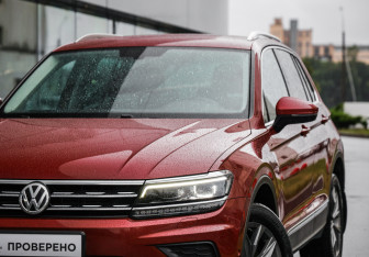 Подержанный автомобиль Volkswagen Tiguan 2017 года (2 фото)