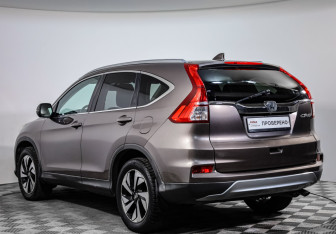 Подержанный автомобиль Honda CR-V 2016 года (7 фото)