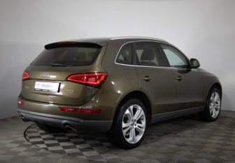 Подержанный автомобиль Audi Q5 2012 года (5 фото)