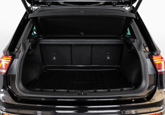 Подержанный автомобиль Volkswagen Tiguan 2021 года (34 фото)
