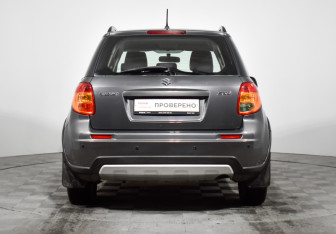 Подержанный автомобиль Suzuki SX4 Hatchback 2010 года (6 фото)