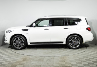 Подержанный автомобиль Infiniti QX80 2018 года (8 фото)