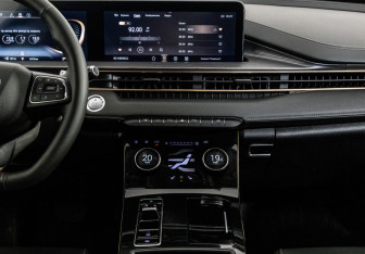 Подержанный автомобиль Exeed LX 2022 года (14 фото)