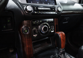 Подержанный автомобиль Toyota Land Cruiser Prado 2014 года (19 фото)