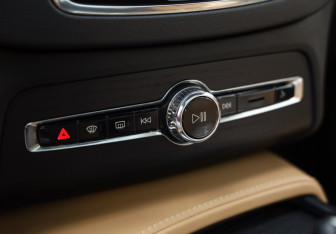 Подержанный автомобиль Volvo XC90 2020 года (19 фото)