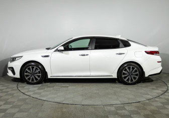 Подержанный автомобиль Kia Optima Sedan 2018 года (8 фото)