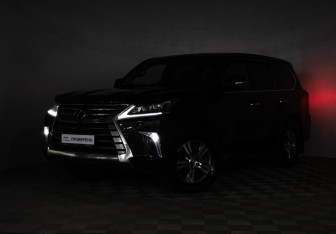 Подержанный автомобиль Lexus LX 2018 года (34 фото)