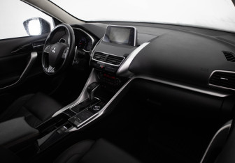 Подержанный автомобиль Mitsubishi Eclipse Cross 2019 года (11 фото)