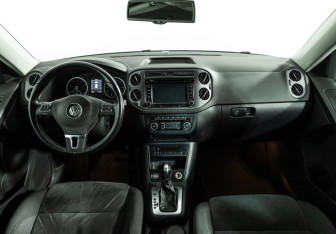 Подержанный автомобиль Volkswagen Tiguan 2013 года (13 фото)