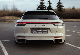 Подержанный автомобиль Porsche Panamera Wagon 2019 года (9 фото)