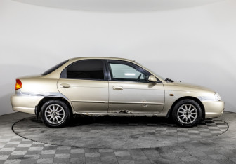Подержанный автомобиль Kia Spectra Sedan 2006 года (4 фото)