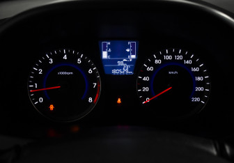 Подержанный автомобиль Hyundai Solaris Sedan 2015 года (17 фото)