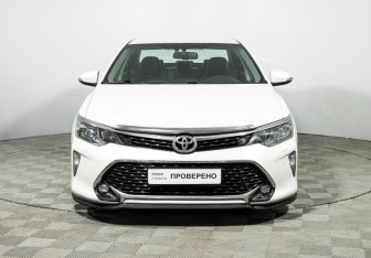 Подержанный автомобиль Toyota Camry Sedan 2017 года (2 фото)