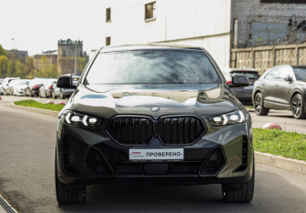 Подержанный автомобиль BMW X6 2023 года (4 фото)