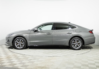 Подержанный автомобиль Hyundai Sonata 2019 года (8 фото)