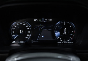 Подержанный автомобиль Volvo V90 Cross Country 2019 года (17 фото)