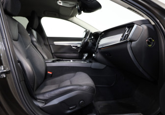 Подержанный автомобиль Volvo V90 2018 года (27 фото)