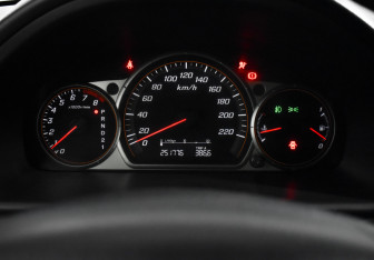 Подержанный автомобиль Honda CR-V 2005 года (18 фото)