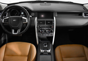 Подержанный автомобиль Land Rover Discovery Sport 2018 года (17 фото)