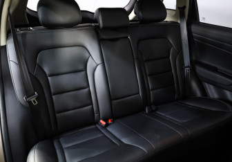 Подержанный автомобиль Geely Atlas 2021 года (25 фото)