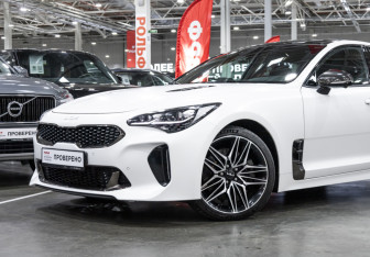 Подержанный автомобиль Kia Stinger 2023 года (2 фото)
