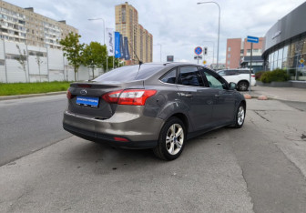 Подержанный автомобиль Ford Focus Sedan 2013 года (4 фото)