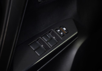 Подержанный автомобиль Toyota RAV4 2015 года (19 фото)