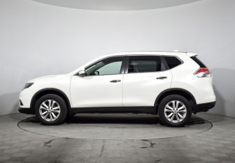 Подержанный автомобиль Nissan X-Trail 2017 года (4 фото)