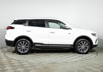 Подержанный автомобиль Geely Atlas Pro 2023 года (4 фото)