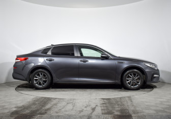 Подержанный автомобиль Kia Optima Sedan 2018 года (4 фото)