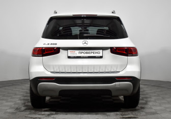 Подержанный автомобиль Mercedes-Benz GLB 2020 года (6 фото)
