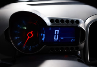 Подержанный автомобиль Chevrolet Aveo Sedan 2012 года (11 фото)