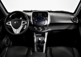 Подержанный автомобиль Lifan X60 2014 года (13 фото)