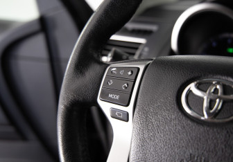 Подержанный автомобиль Toyota Land Cruiser Prado 2015 года (17 фото)