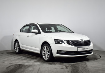 Подержанный автомобиль Skoda Octavia Liftback 2018 года (3 фото)